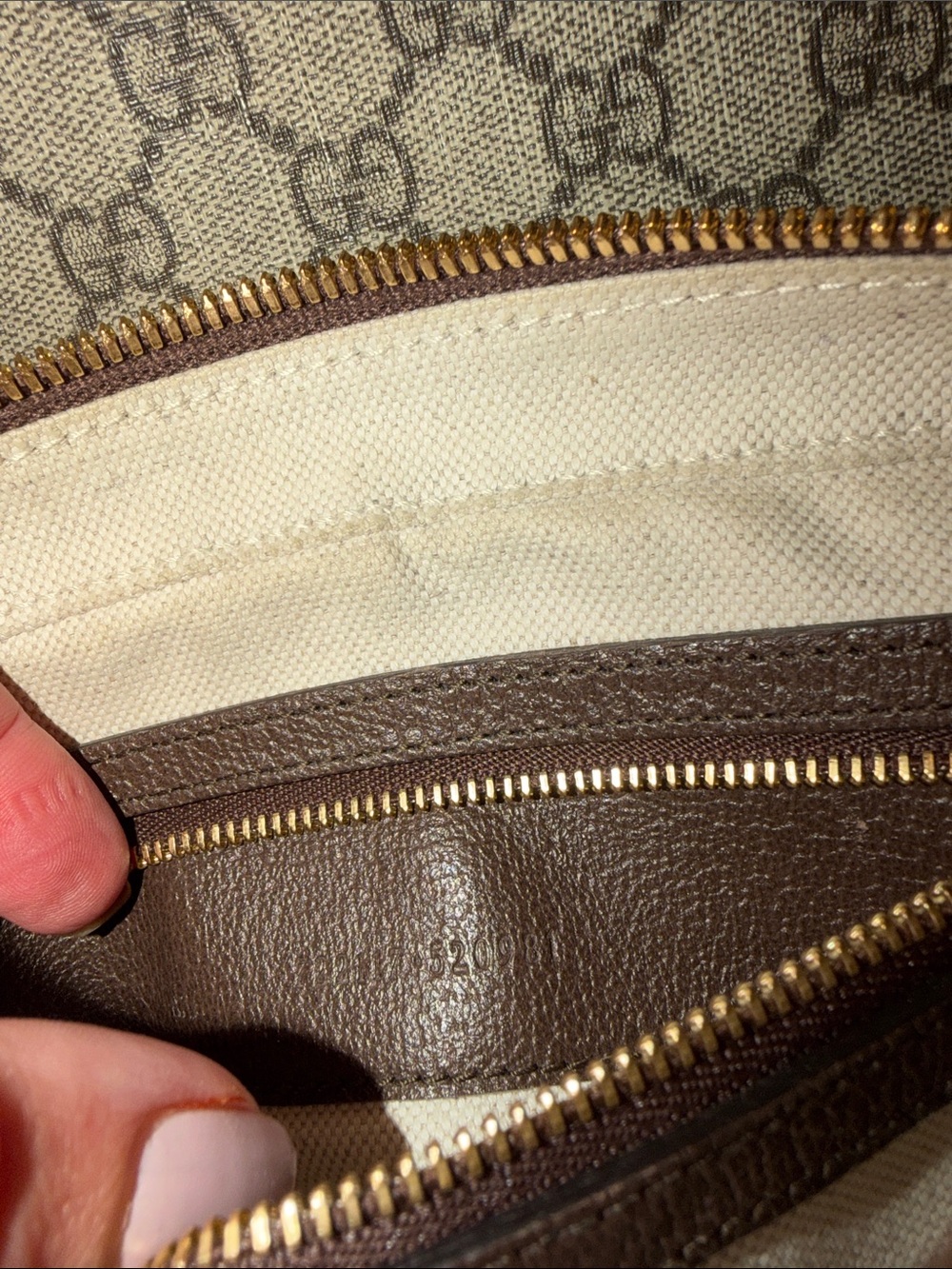 AUTHENTIC GUCCI GG Supreme Canvas Crossbody with Green and Red Web Stripe - Picture 10 of 15